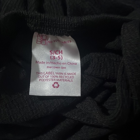 Black crop top - Picture 3 of 3